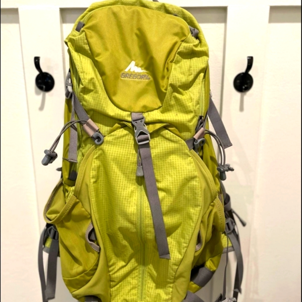 Gregory Jade 30L hiking backpack - Women's size S/M